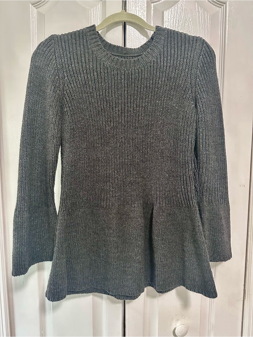 Simply Vera Vera Wang Dark Gray Ribbed Peplum Knit Sweater Size M - Picture 3 of 7